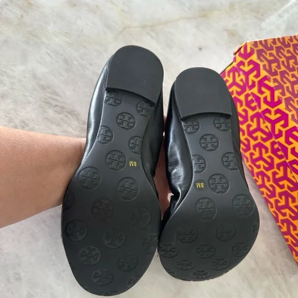 NIB TORY BURCH ABBEY 2 CAP TOE BALLET FLAT SHOES BLACK/ANTHRACITE LEATHER 8 - Picture 5 of 9